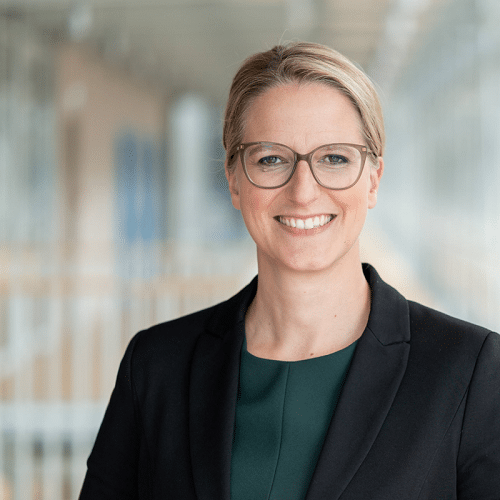 Fabienne Twelemann Chief People & Transformation Officer Uniper im Gespräch mit Bastian Lopez – Entscheider:Inside Folge 43